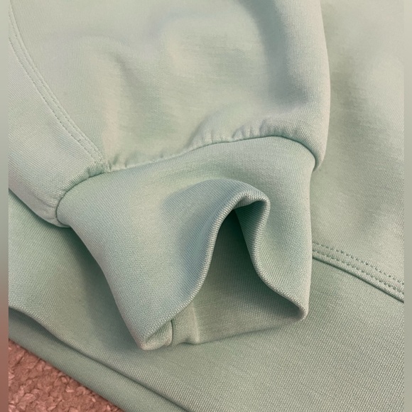 Lululemon Softstreme Crop - Picture 8 of 11